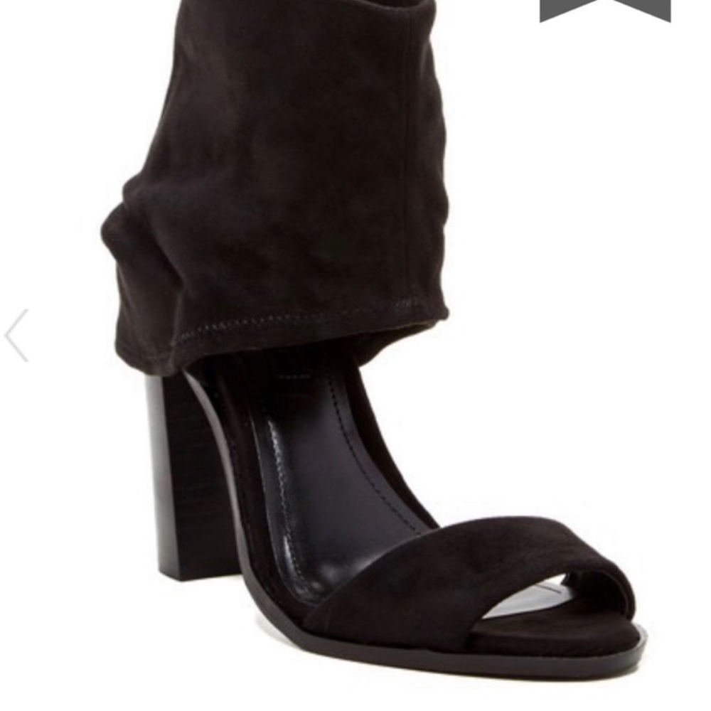 BCBGENERATION BLACK SUEDE HEELS IN SIZE 7.5